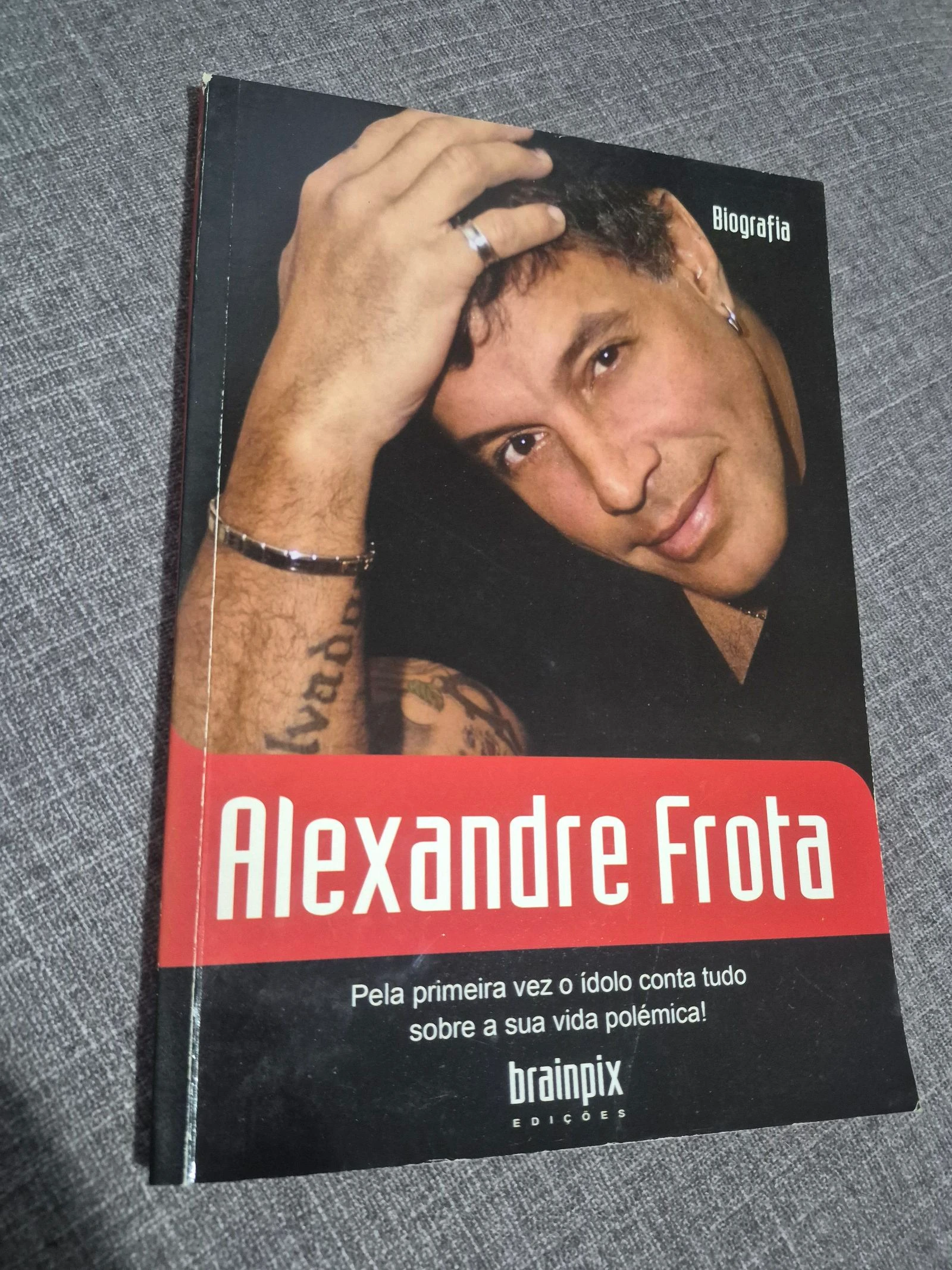 Livro biográfico Alexandre Frota
